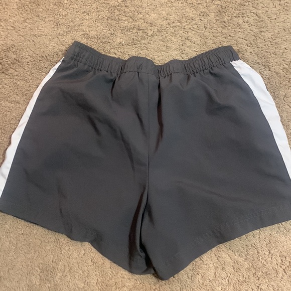 Nike athletic shorts - Picture 2 of 3